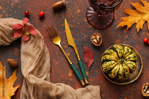 Autumn harvest table settin...
