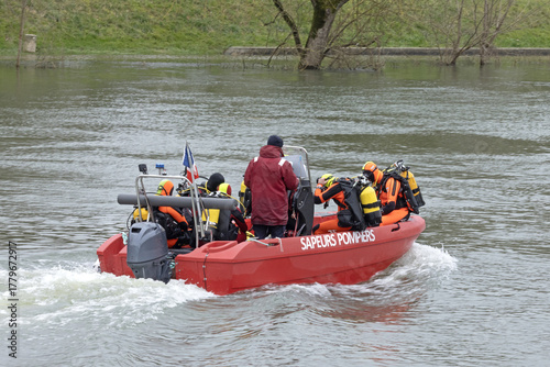 Sapeurs pompiers plongeurs