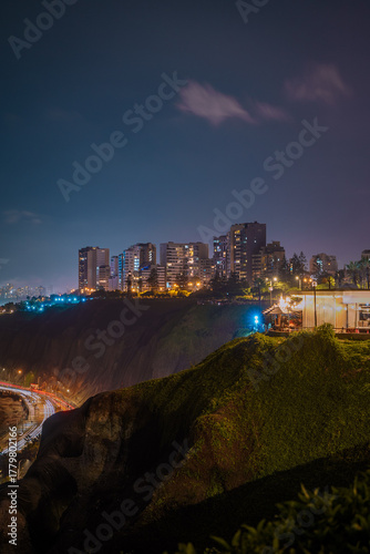 malecón de miraflores, lima- perú.