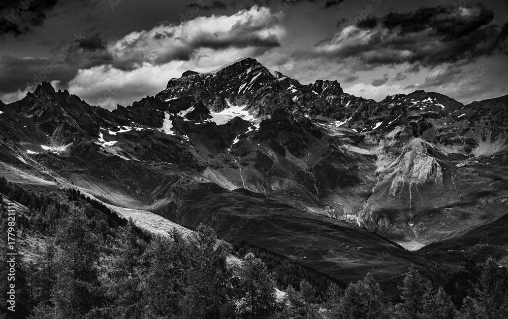 Obraz premium Gebirgskette in den Alpen