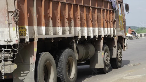 Efficient India Cargo Transport - Strong Trucks for Heavy Lifting