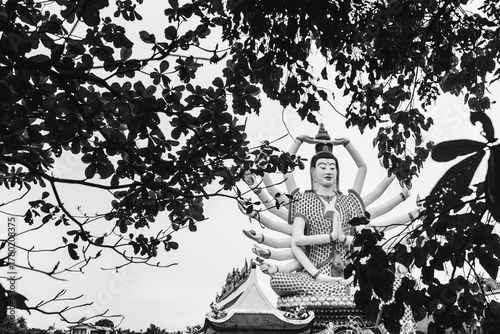Wat Plai Laem à Koh Samui, Guanyin déesse de la miséricorde en noir et blanc