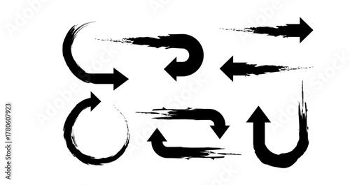 Set of Hand drawn vector arrows doodle on white background. design element vector illustration.