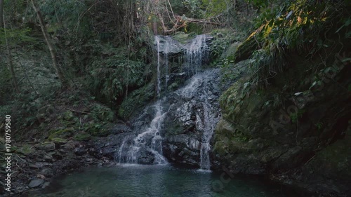 初秋の樽沢の滝（静岡県浜松市天竜区横山町）