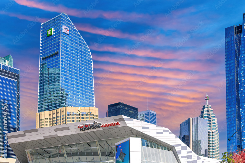 Fototapeta premium Financial distrct skyscraper with MLB Blue Jays logo during the World Series of baseball, Toronto, Canada