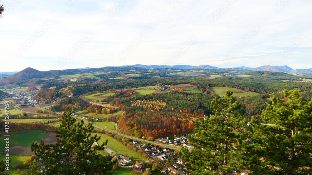 Obraz premium Goldener Herbst im Pittental