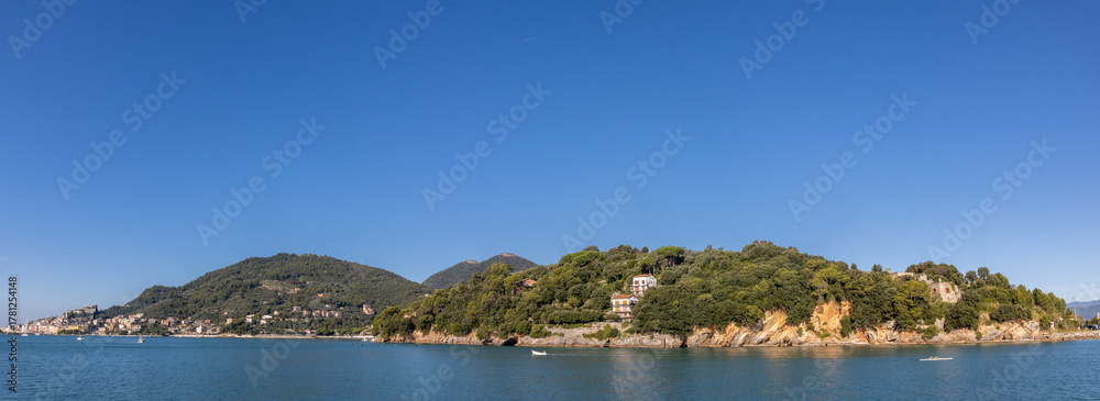 Obraz premium Panoramic view of the Ligurian coast and the colorful villages of Cinque Terre as seen from the sea on a cruise ship on a clear day. Cinque Terre, Liguria, Italy