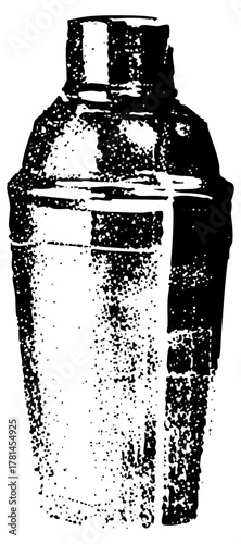 Cocktail Shaker Illustrates Minimalism in Barware