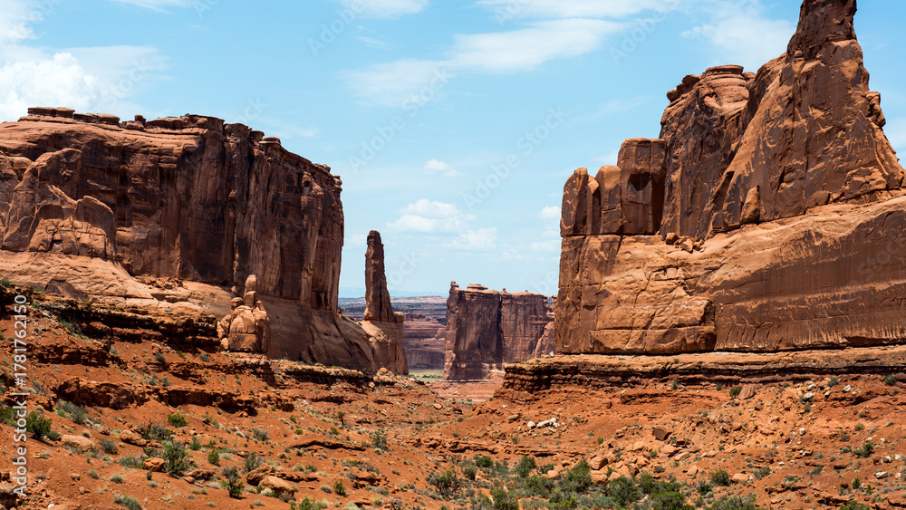 Fototapeta premium Echoes of Stone and Time