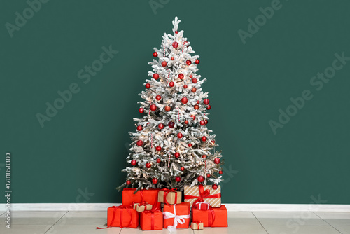 Beautiful Christmas tree wi...