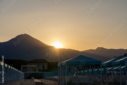 Fototapeta Naklejka Na Ścianę i Meble -  Italian beach on the Tyrrhenian Sea, Viareggio, Italy.