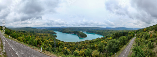 Lac de Vouglans à Cernon