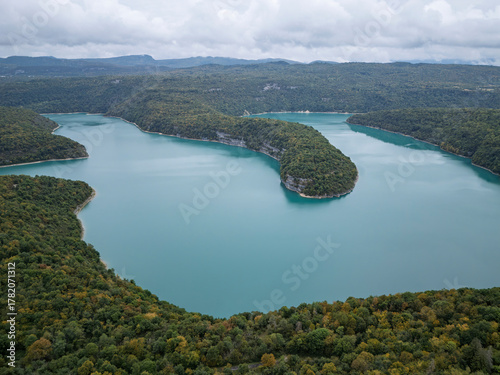 Lac de Vouglans à Cernon