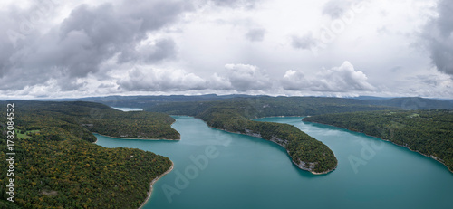 Lac de Vouglans  à Onoz
