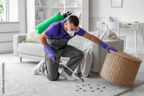 Male pest control specialis...