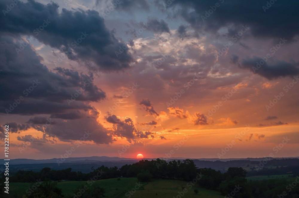 Fototapeta premium Dusk Amidst Overcast Skies