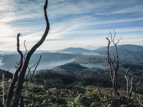 Foto Breathtaking volcanic landscape from mount Talang, West Sumatra, Indonesia