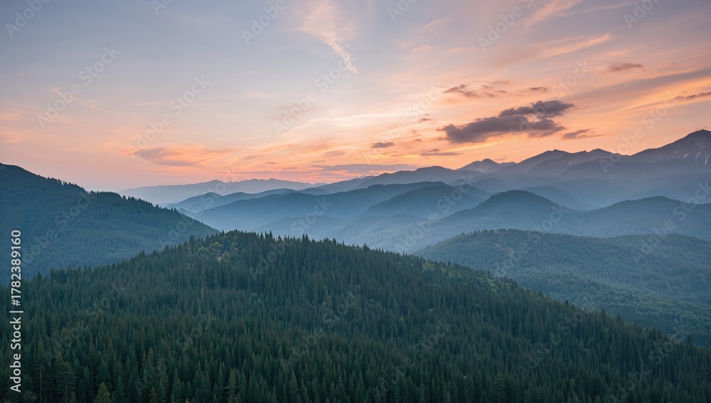 Obraz premium Carpathian Mountains, breathtaking landscape under a clear sky, seasonal change