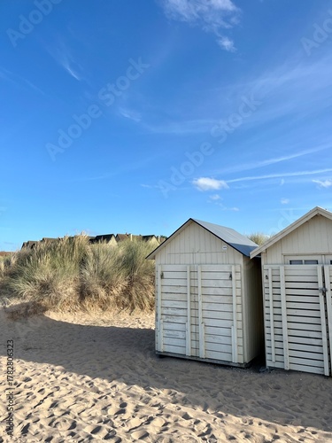 Wallpaper Mural beach huts on the beach Torontodigital.ca