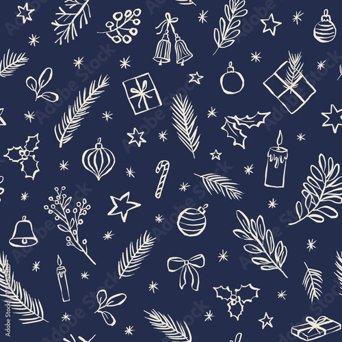 Patrón sin costuras navideño. Fondo de navidad con ilustraciones minimalistas. Estampa de superficie con dibujos a mano de adornos navideños en fondo azul