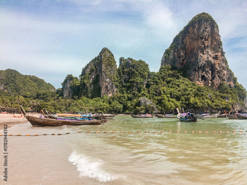 Fototapeta premium Railay Beach in Krabi, Thailand