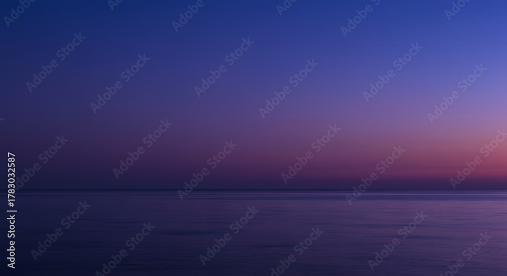 Obraz premium Ha Long Bay, Vietnam Serene Purple Horizon Tranquil Ocean View at Twilight, Evening C