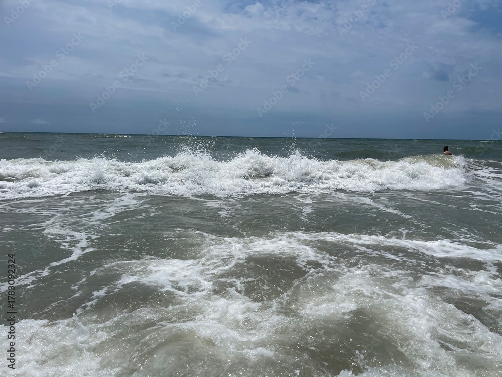 Fototapeta premium waves on the beach