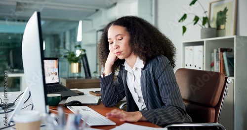 Tableau sur toile Bored, computer and businesswoman in office with burnout for finance review with deadline