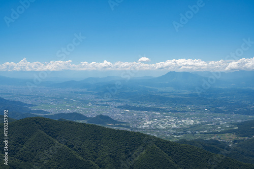 竜王山から眺める中野盆地の風景, 長野県, 日本