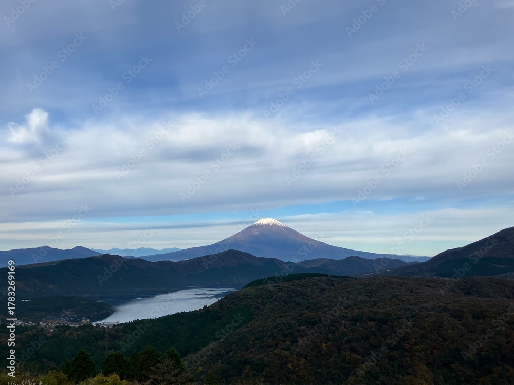 Fototapeta premium Mount Fuji on a Cloudy Day Viewed from Hakone Turnpike, Japan