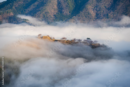 Fotografía 兵庫県朝来市の竹田城と雲海