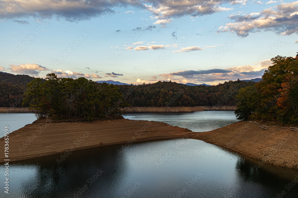Fototapeta premium Autumn view of Fontana Lake from the Fontana Dam area in North Carolina