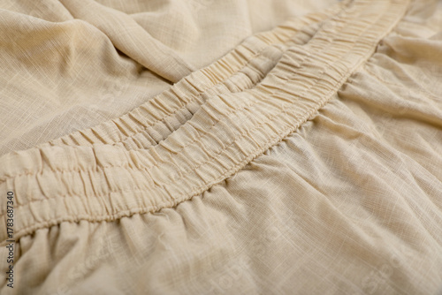 Elastic waistband in cotton pant