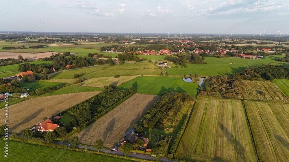 Obraz premium Landschaft bei Nenndorf in Ostfriesland