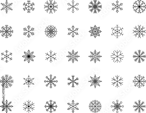 Snowflake snow freeze winter thin line outline icon. Snowflake icon. Keep frozen. Snowflake marking. Keep below zero. Air conditioner. Snowflakes thin line icon set. Snowflake Simple illustration.