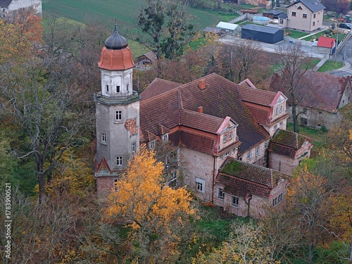 Fototapeta Naklejka Na Ścianę i Meble -  manor house Poland drone shot