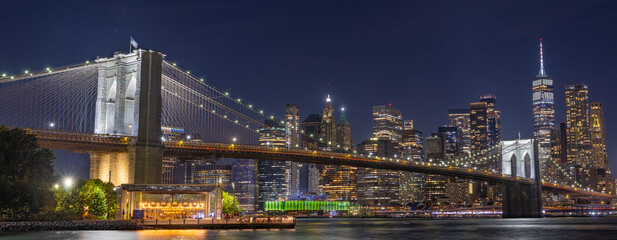 Fotobehang Brooklyn Bridge Panorama Brooklyn Bridge in de avond  © Arthur