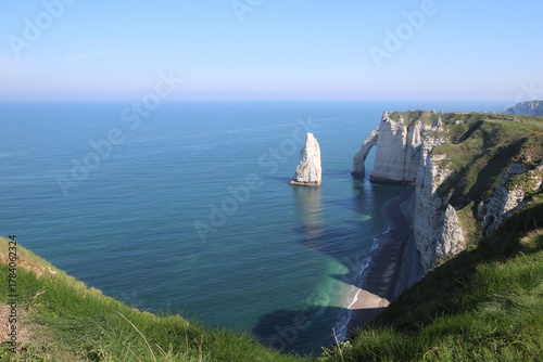 Fotografie Falaises et aiguille d’Étretat sur la côte normande