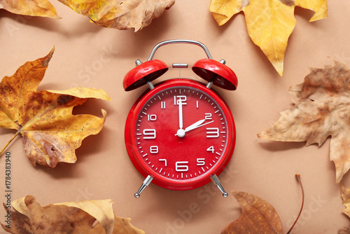 Alarm clock with autumn lea...