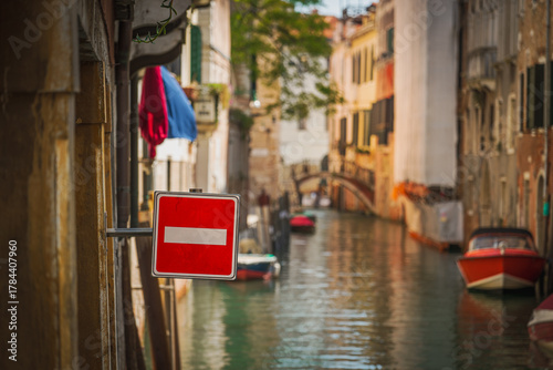 Bilde på lerret Beautiful historic canals in Venice