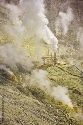 Japan's Sulfur Valley, sulfur gas