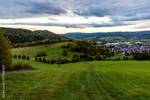 Wallpaper Mural Eine wunderschöne kleine Wanderung durch den Herbst im Südwesten des Thüringer Waldes rund um Schmalkalden - Thüringen - Deutschland Torontodigital.ca