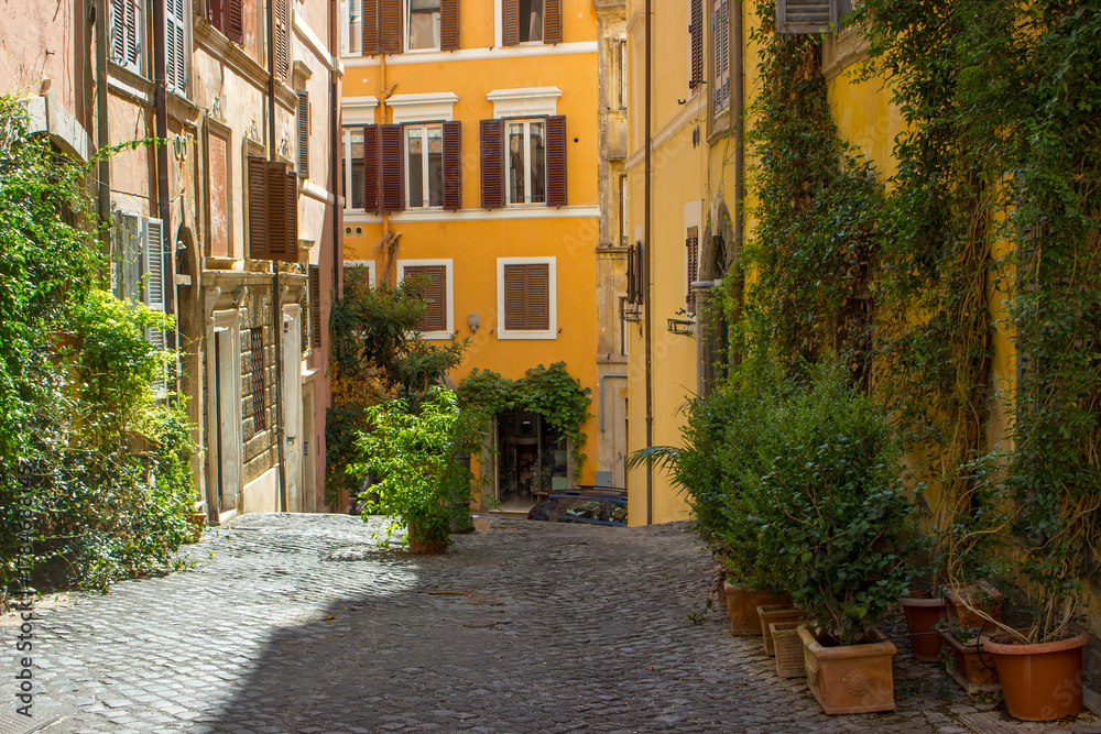 Fototapeta premium Typical old street in Rome, Italy