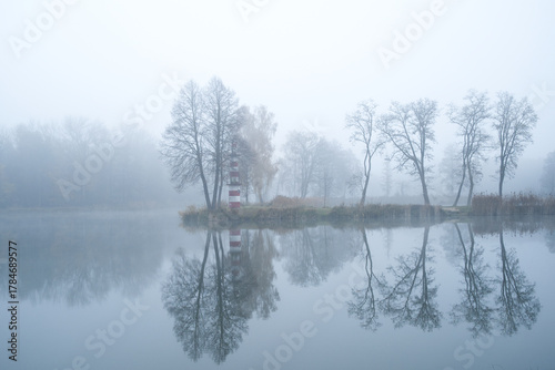 Fototapeta Naklejka Na Ścianę i Meble -  foggy morning in the lakein Tarka Jaworzno polish old holiday resort
