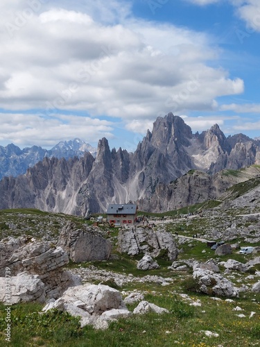 Dolomity. Pasmo górskie w Alpach we Włoszech. Krajobraz