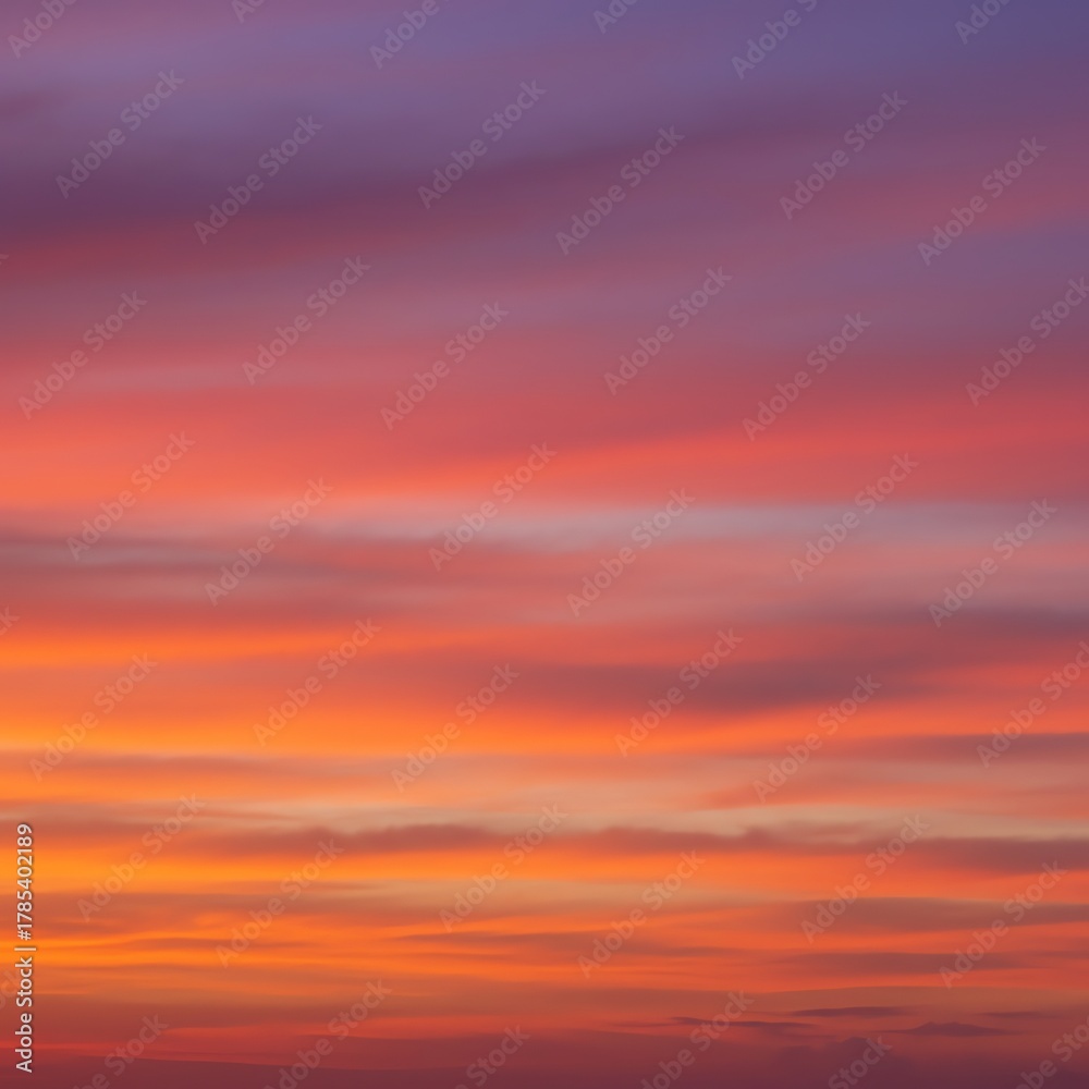 Obraz premium Colorful sky with layered clouds at sunset