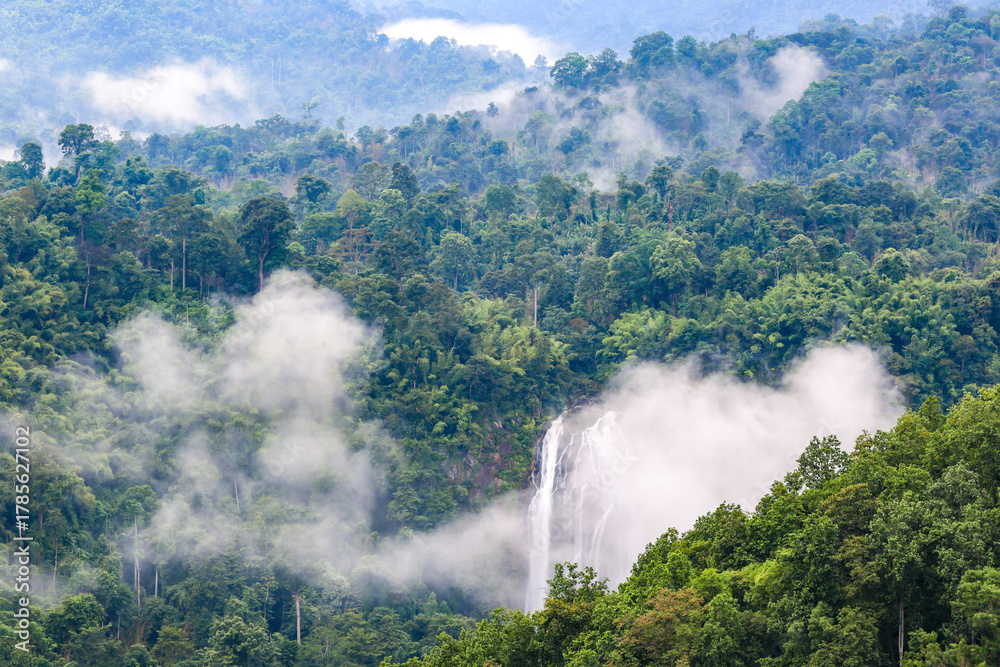 Fototapeta premium Khlong Lan Waterfall is a large and beautiful waterfall in Khlong Lan National Park, Kamphaeng Phet Province. THAILAND