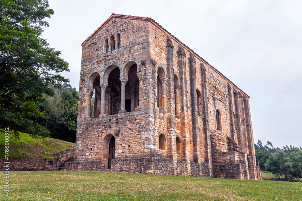 Fototapeta premium Santa María del Naranco. Oviedo. Asturias. Spain