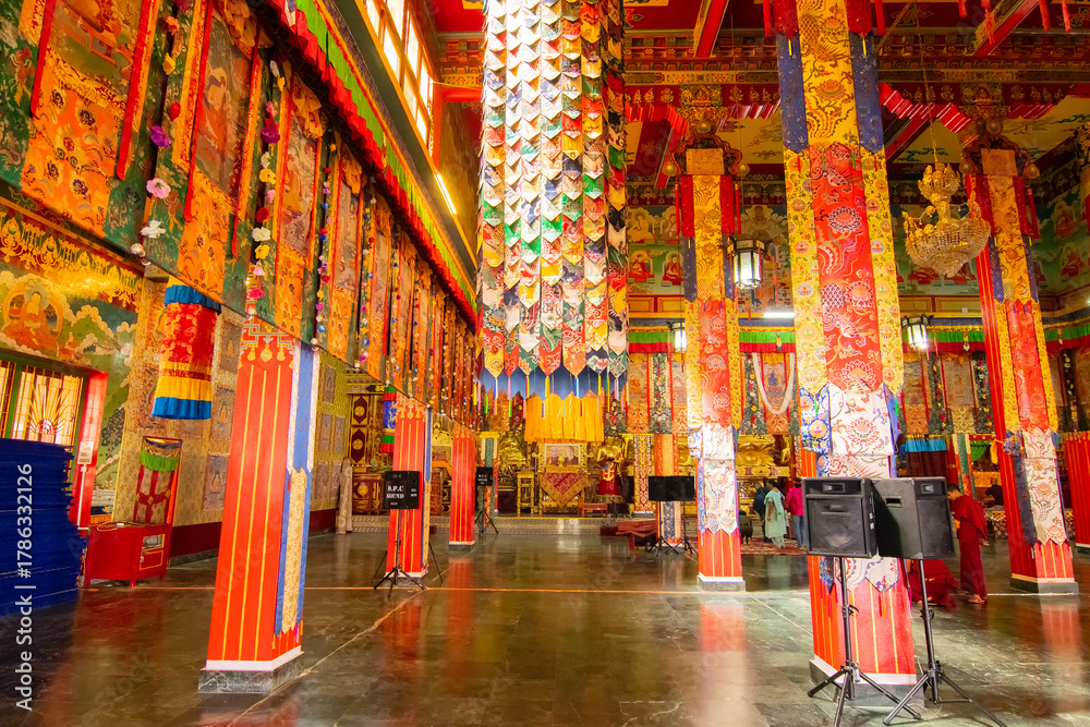Obraz premium Colourful interior decoration of Buddhist monastery in Ralong, Ralong Monastery, Sikkim, India. Image shot with permission.