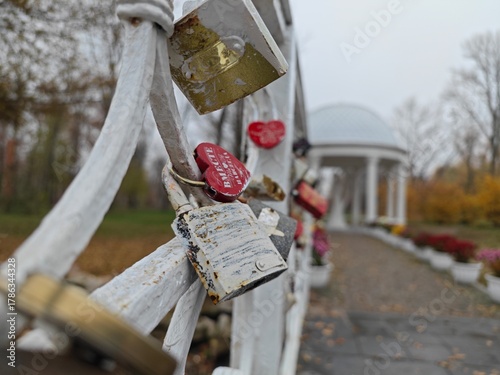 Love locks, symbols of eternal love, ritual of happiness, how to love each other forever, ritual for happiness, lock of happiness.